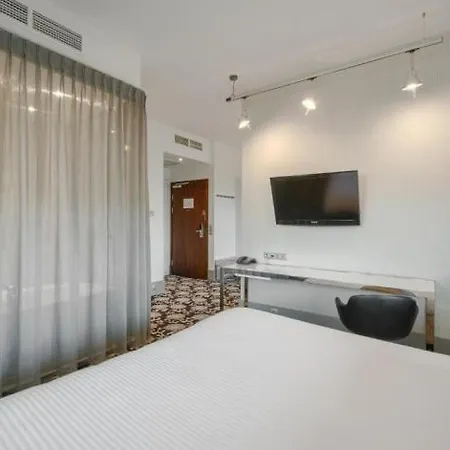 מלון Qubus בידגוז'יז'