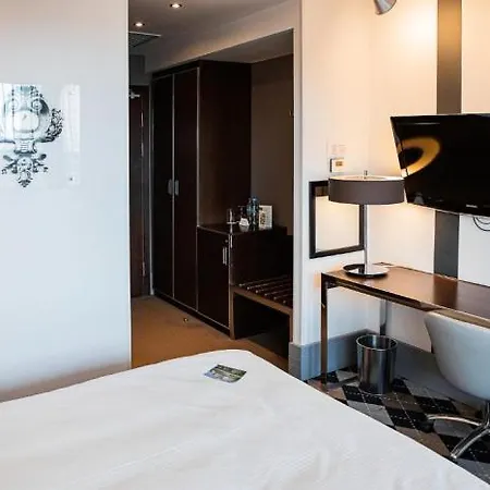Qubus Hotel