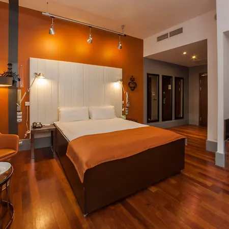 Qubus 4* Μπίντγκοστς